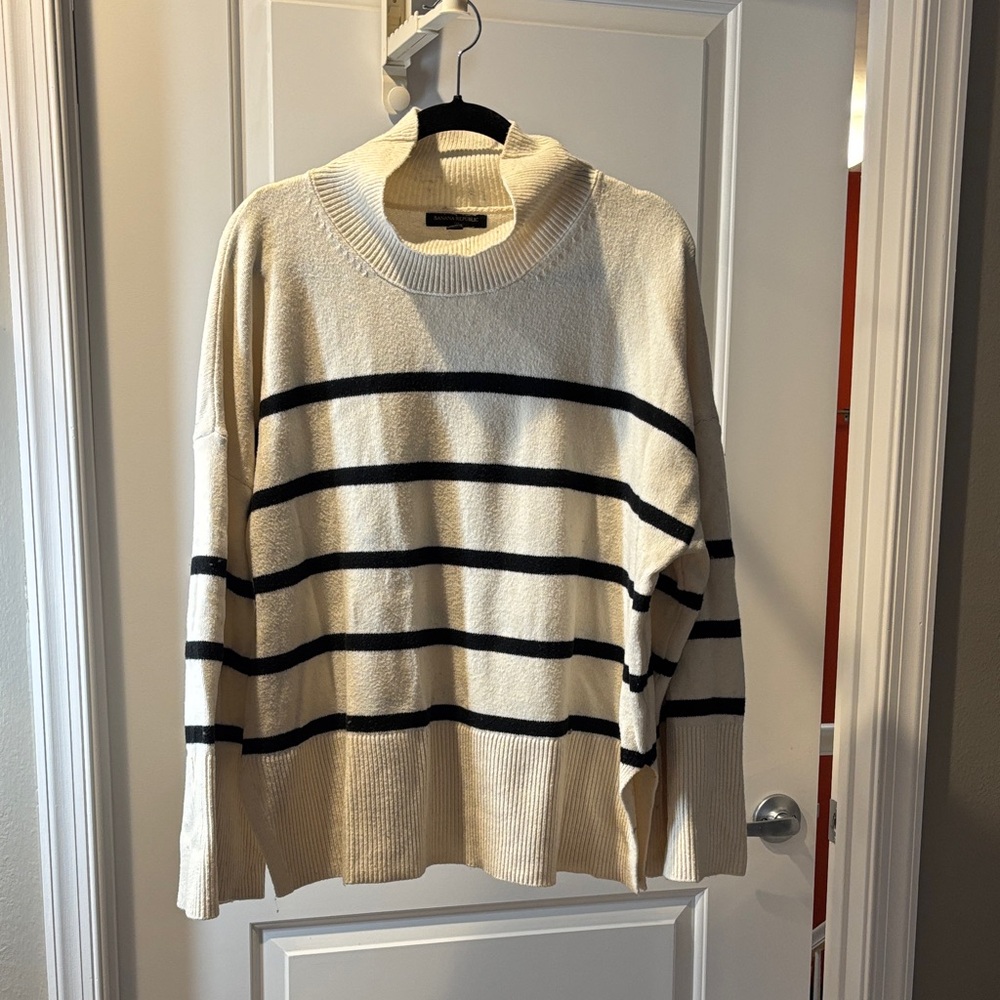 Banana Republic Cream and Black Knit Sweater
